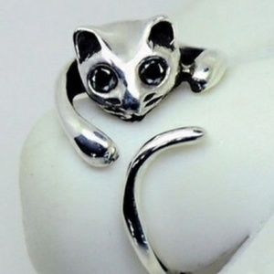Adjustable silver colored cat ring